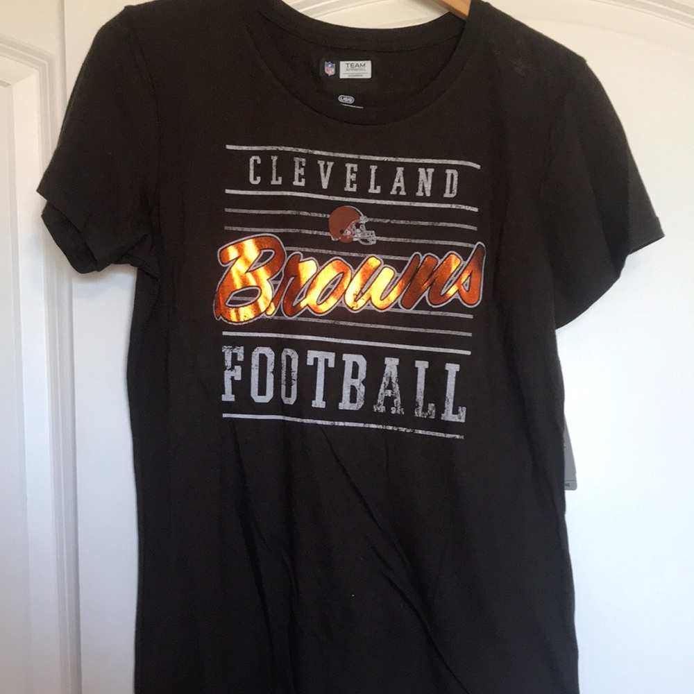 NFL BROWNS SHORT SLEEVE TSHIRT NWT